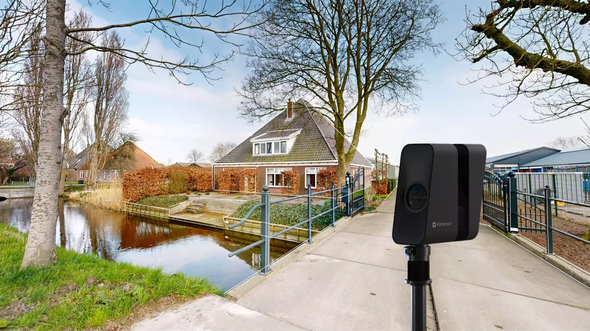 stolpboerderij in de beemster met op de voorgrond een 3D-scanner